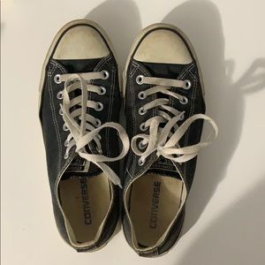 Black low Converse
